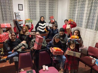 This image has an empty alt attribute; its file name is d2.jpg